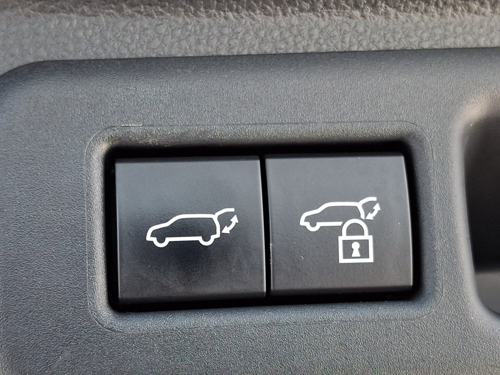 2024 Toyota Sequoia SR5 - Photo 30