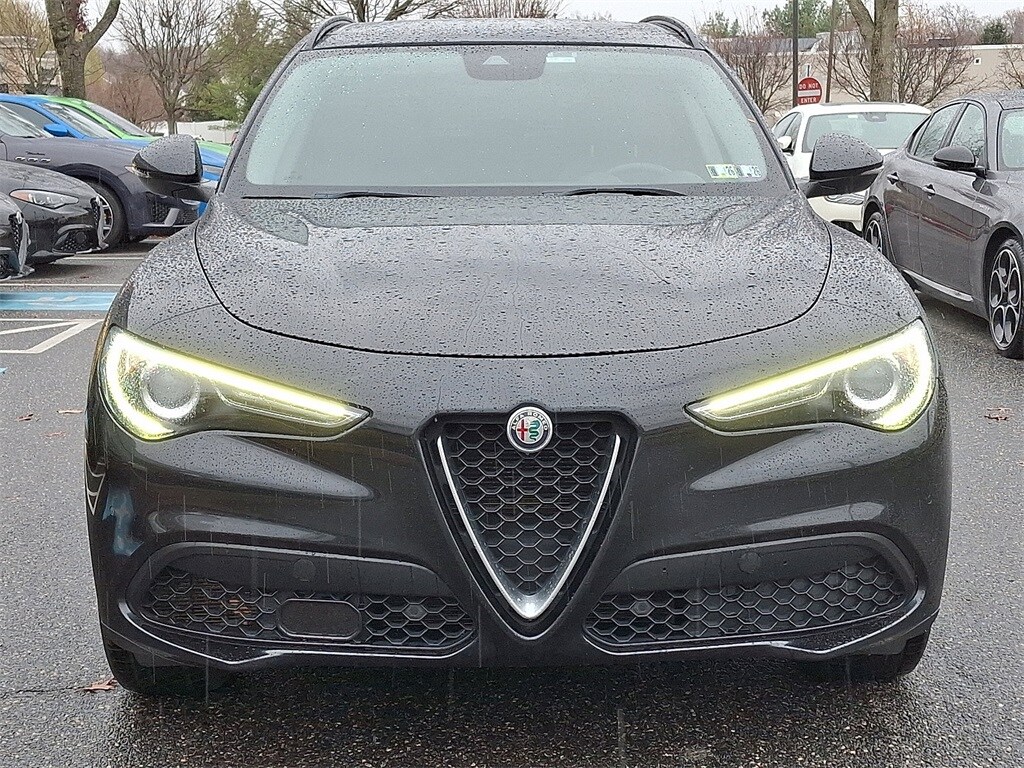 2018 Alfa Romeo Stelvio Base photo 2