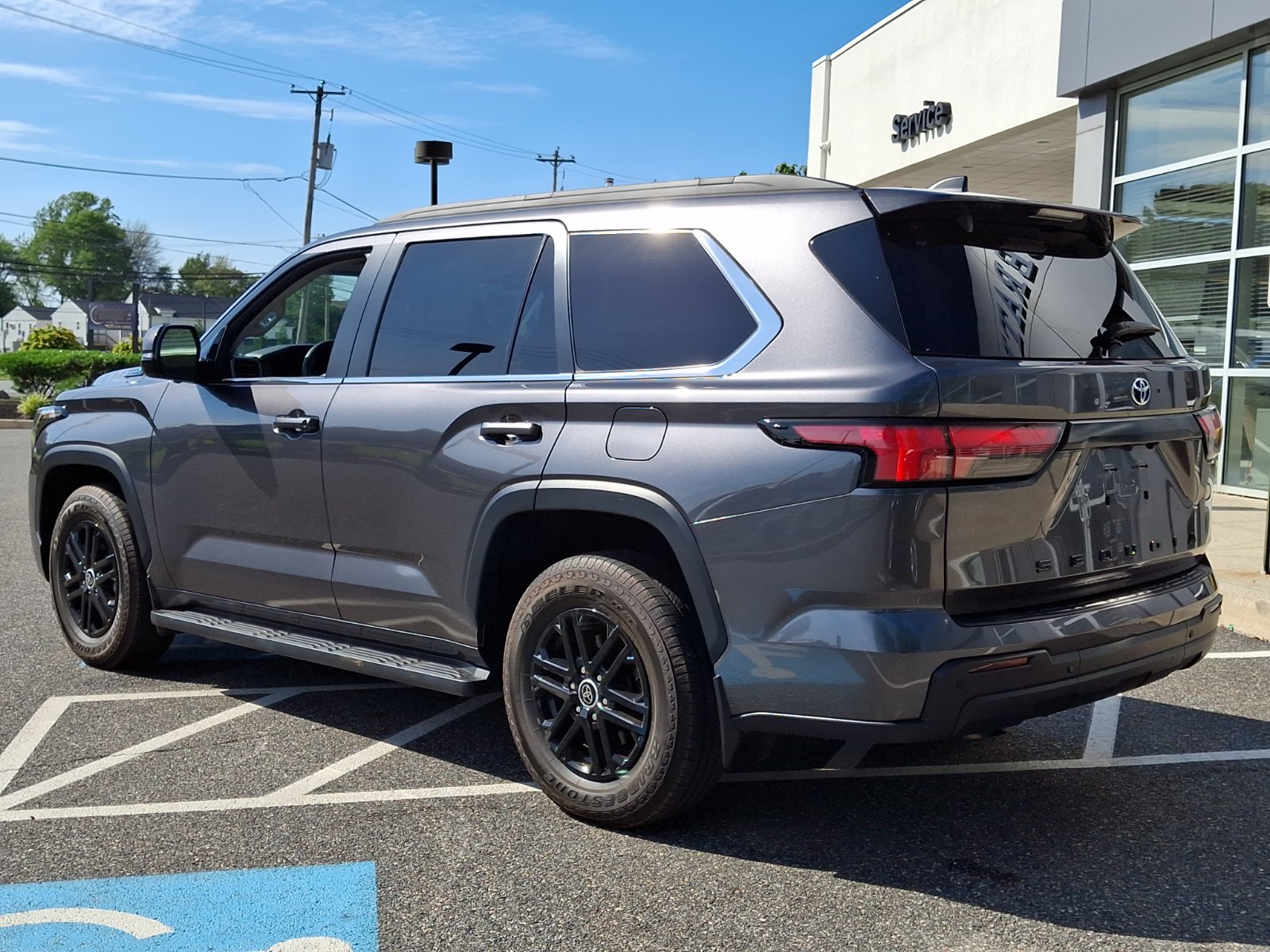 2024 Toyota Sequoia SR5 - Photo 6