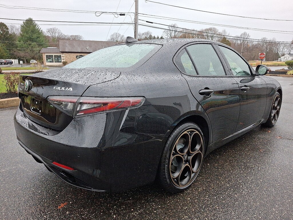 New 2025 Alfa Romeo Giulia INTENSA AWD Sedan