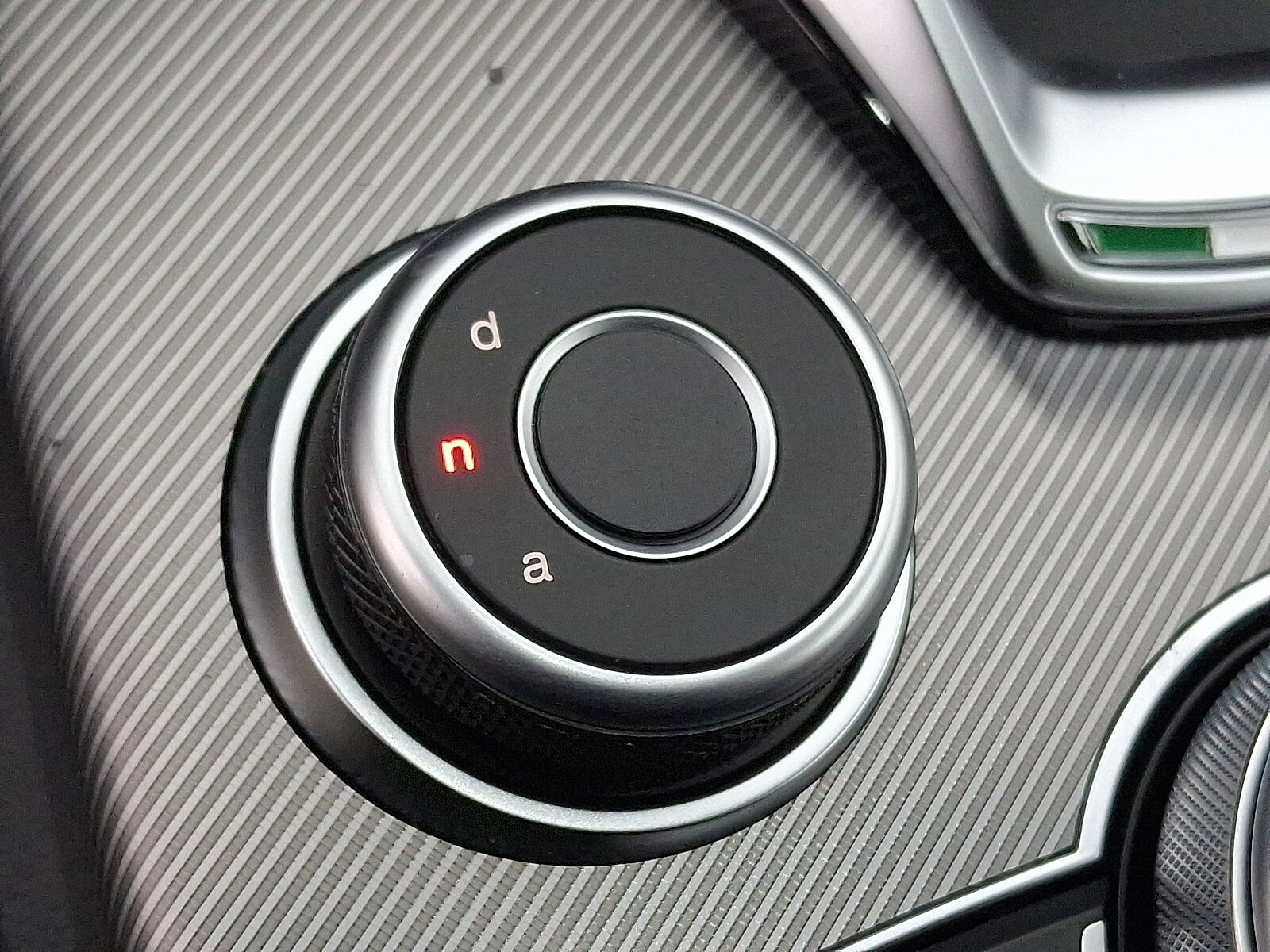 2025 Alfa Romeo Stelvio Base - Photo 17