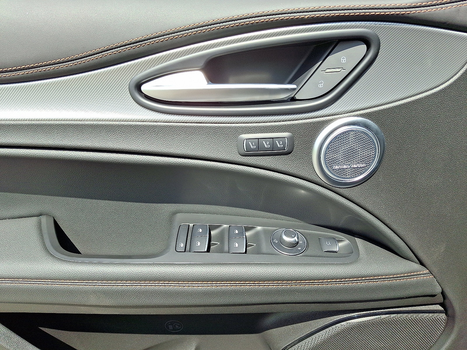 2025 Alfa Romeo Stelvio Intensa - Photo 8