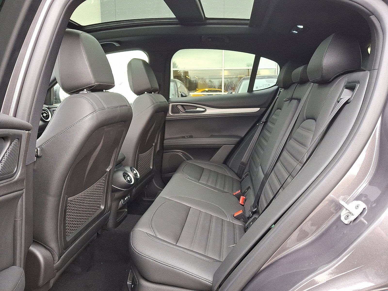 2025 Alfa Romeo Stelvio Base - Photo 6
