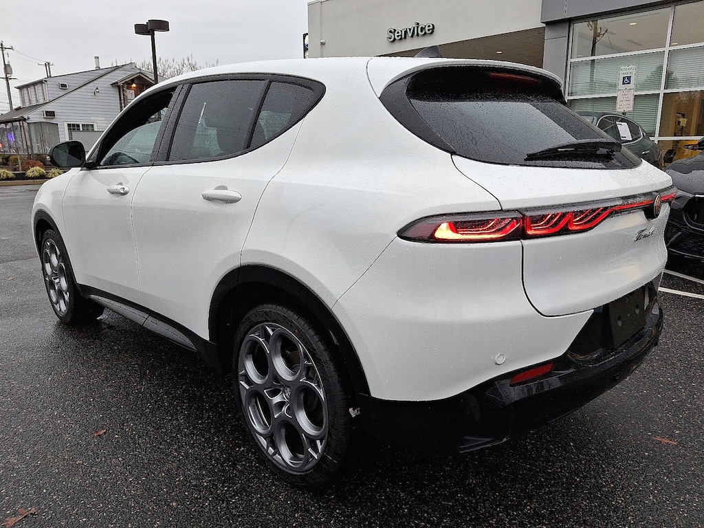 New 2025 Alfa Romeo Tonale AWD Sport Utility