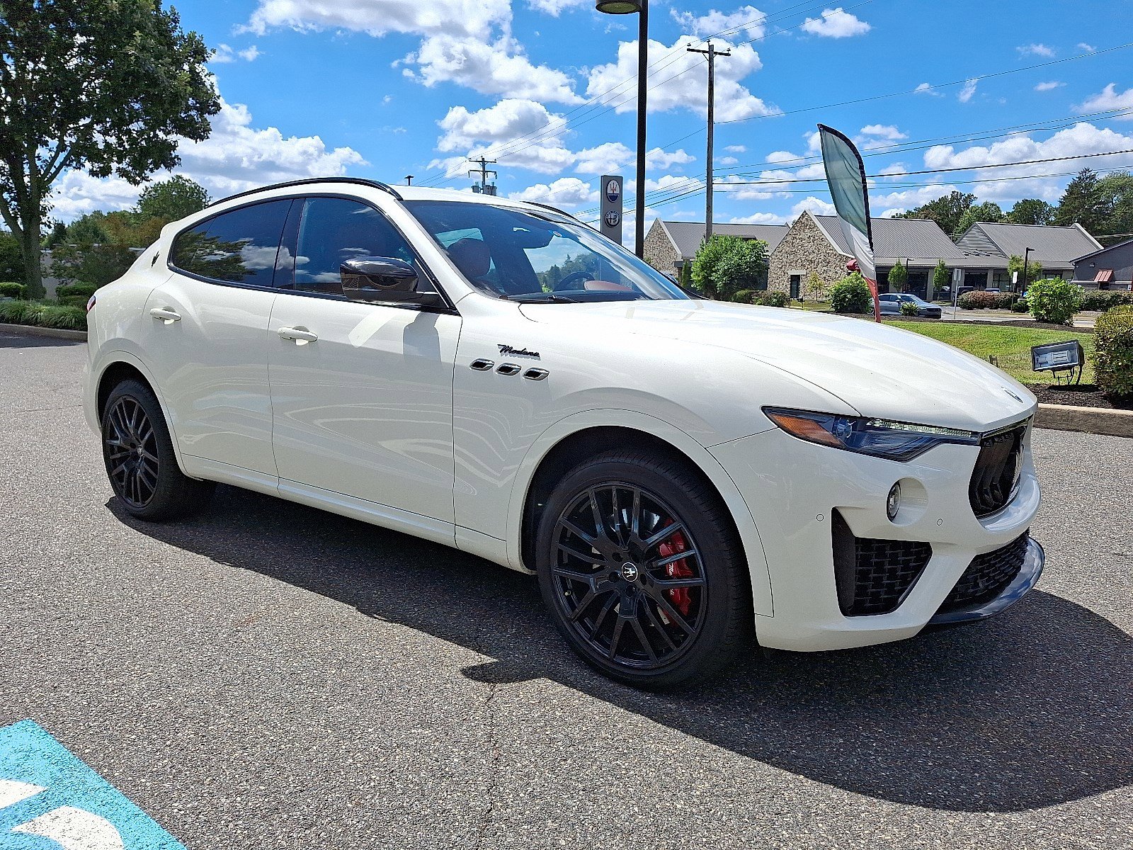2022 Maserati Levante Modena photo 3