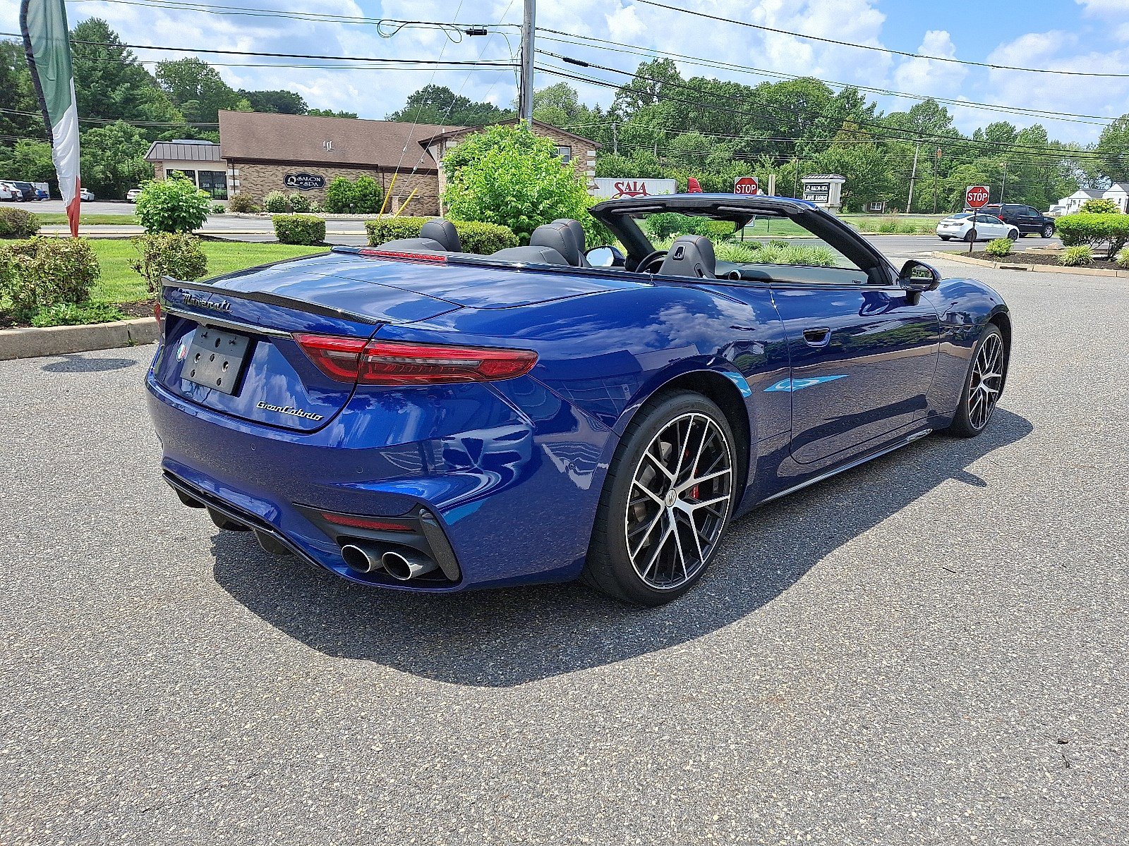 2024 Maserati Grancabrio photo 4