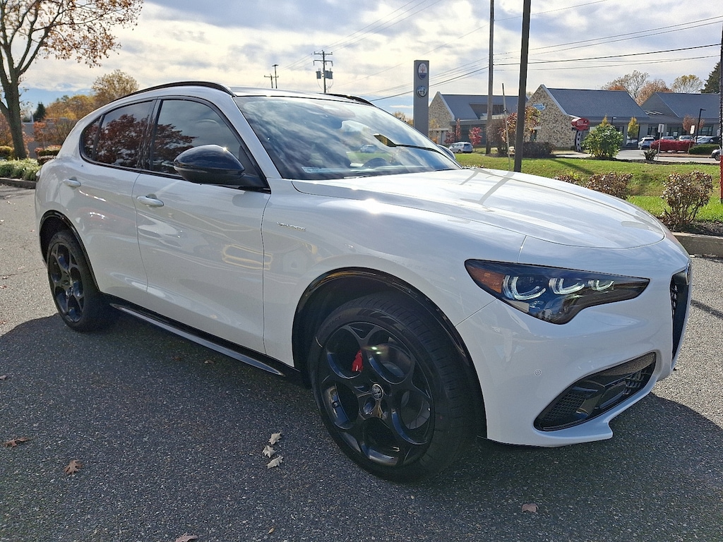 New 2025 Alfa Romeo Stelvio AWD Sport Utility