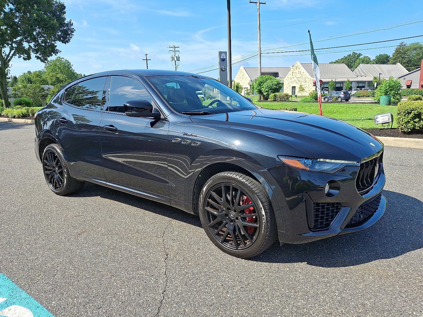 2023 Maserati Levante Modena S photo 3