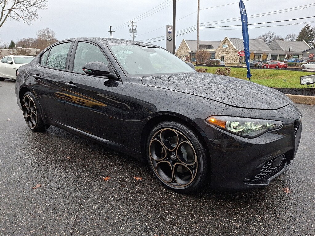 New 2025 Alfa Romeo Giulia INTENSA AWD Sedan