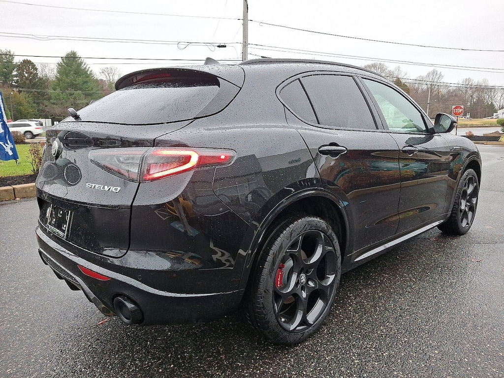 New 2025 Alfa Romeo Stelvio AWD Sport Utility