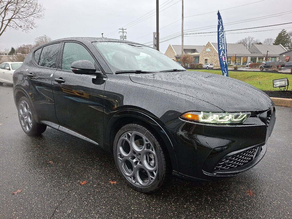 New 2025 Alfa Romeo Tonale AWD Sport Utility