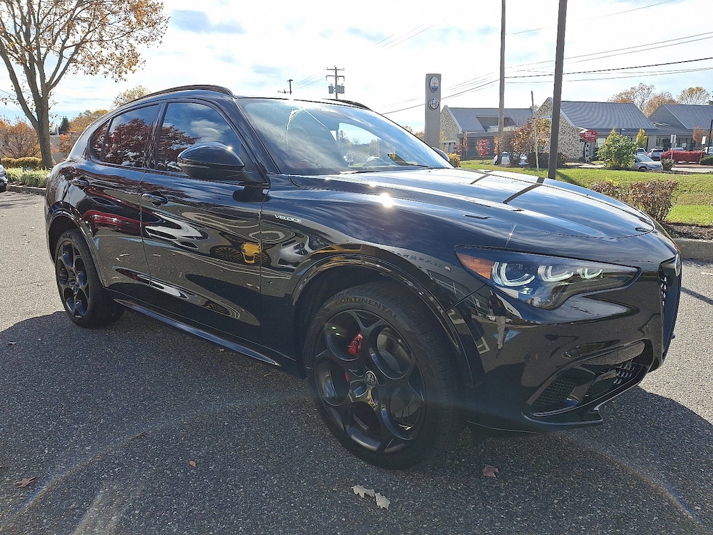 New 2025 Alfa Romeo Stelvio AWD Sport Utility