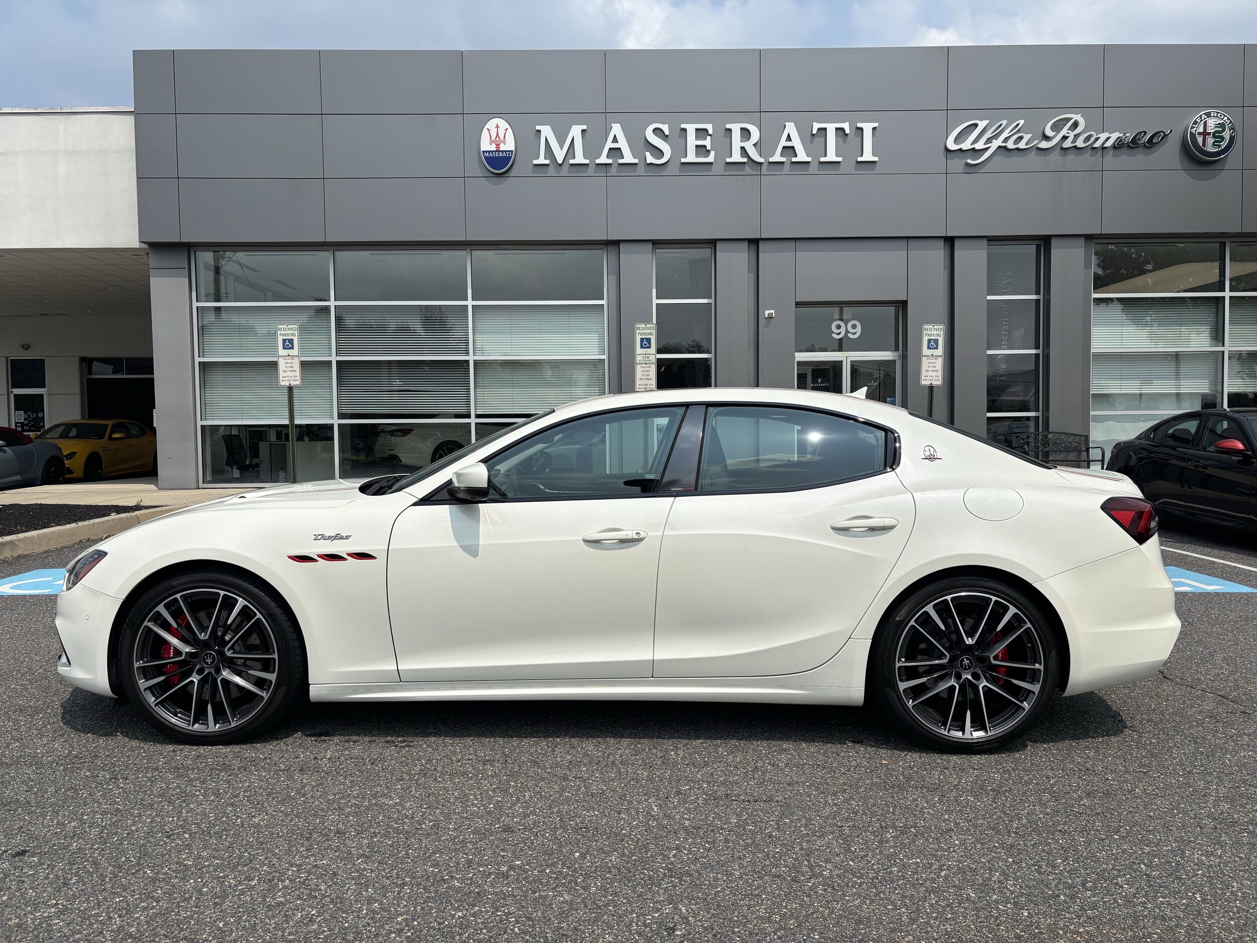 2021 Maserati Ghibli Trofeo photo 2