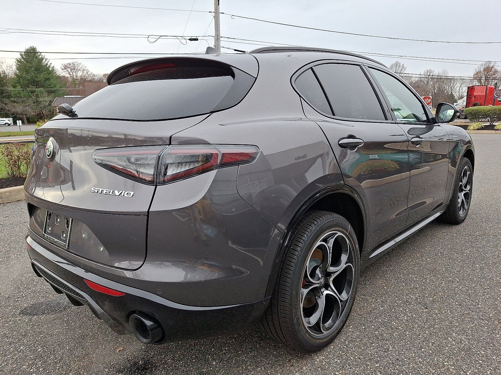 2025 Alfa Romeo Stelvio Sprint Base photo 3