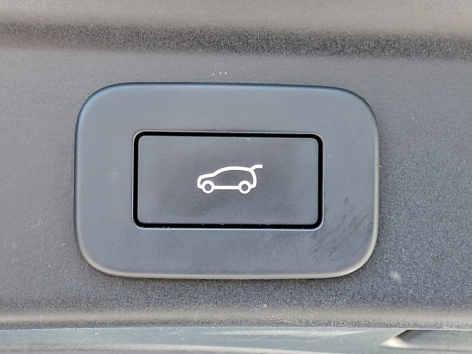 2025 Jaguar F-PACE R-Dynamic S - Photo 32