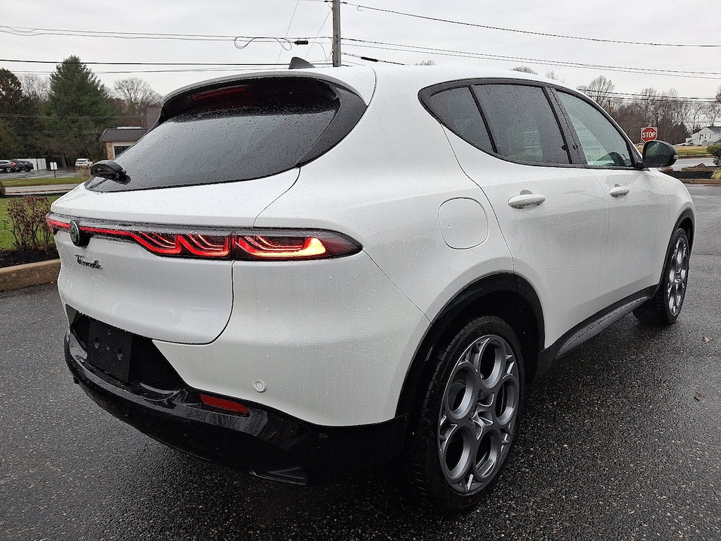 New 2025 Alfa Romeo Tonale AWD Sport Utility