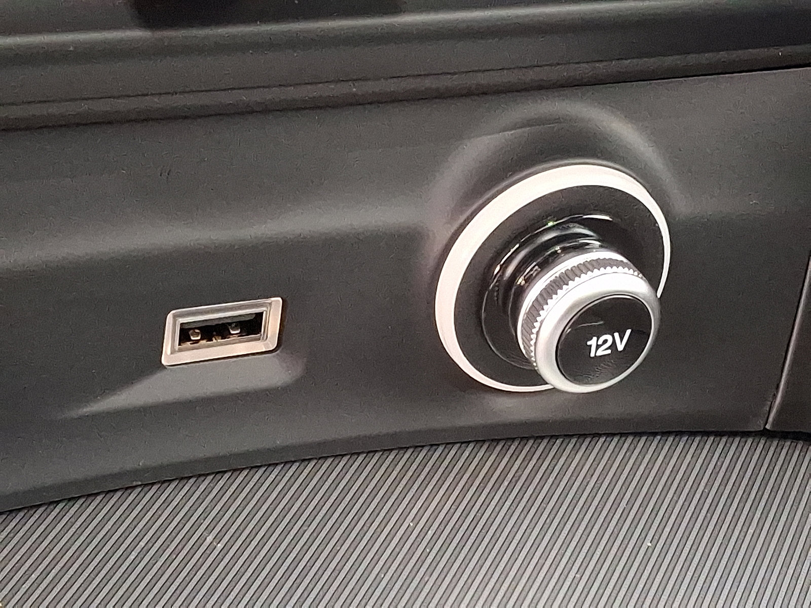 2025 Alfa Romeo Stelvio Base - Photo 18
