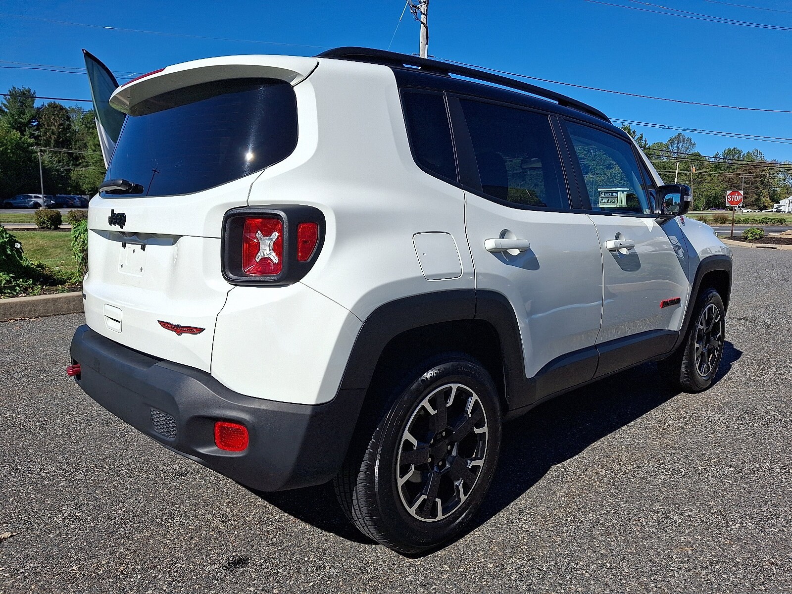 2023 Jeep Renegade Trailhawk photo 4