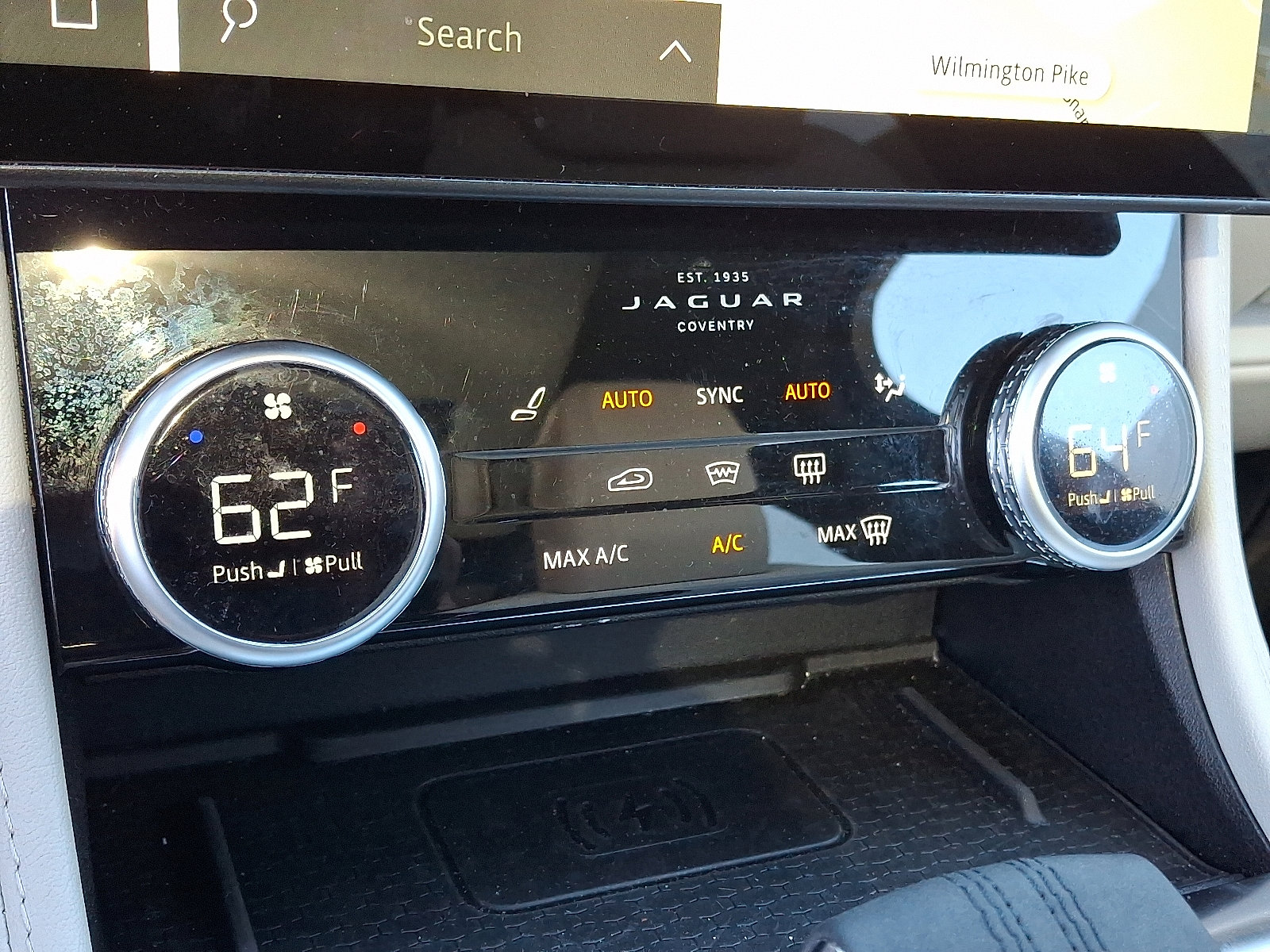 2025 Jaguar F-PACE R-Dynamic S - Photo 16