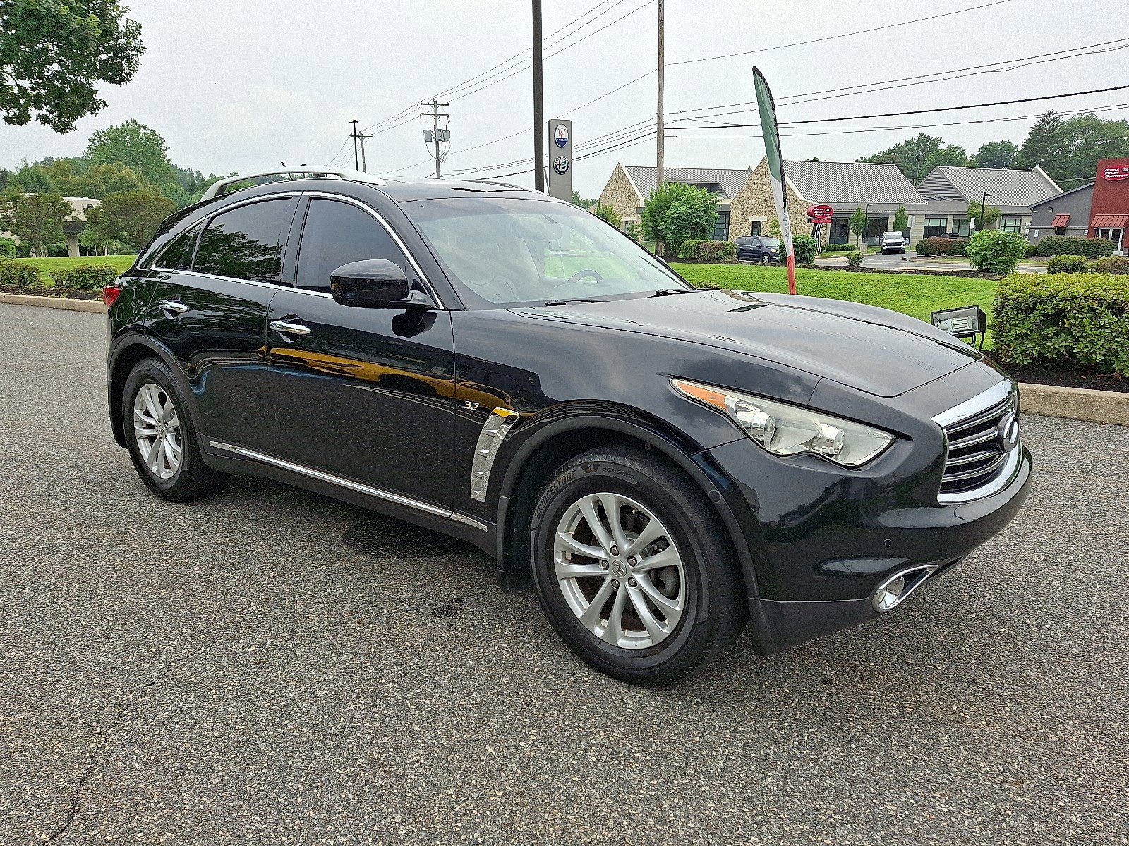 2015 Infiniti QX70 Base photo 3