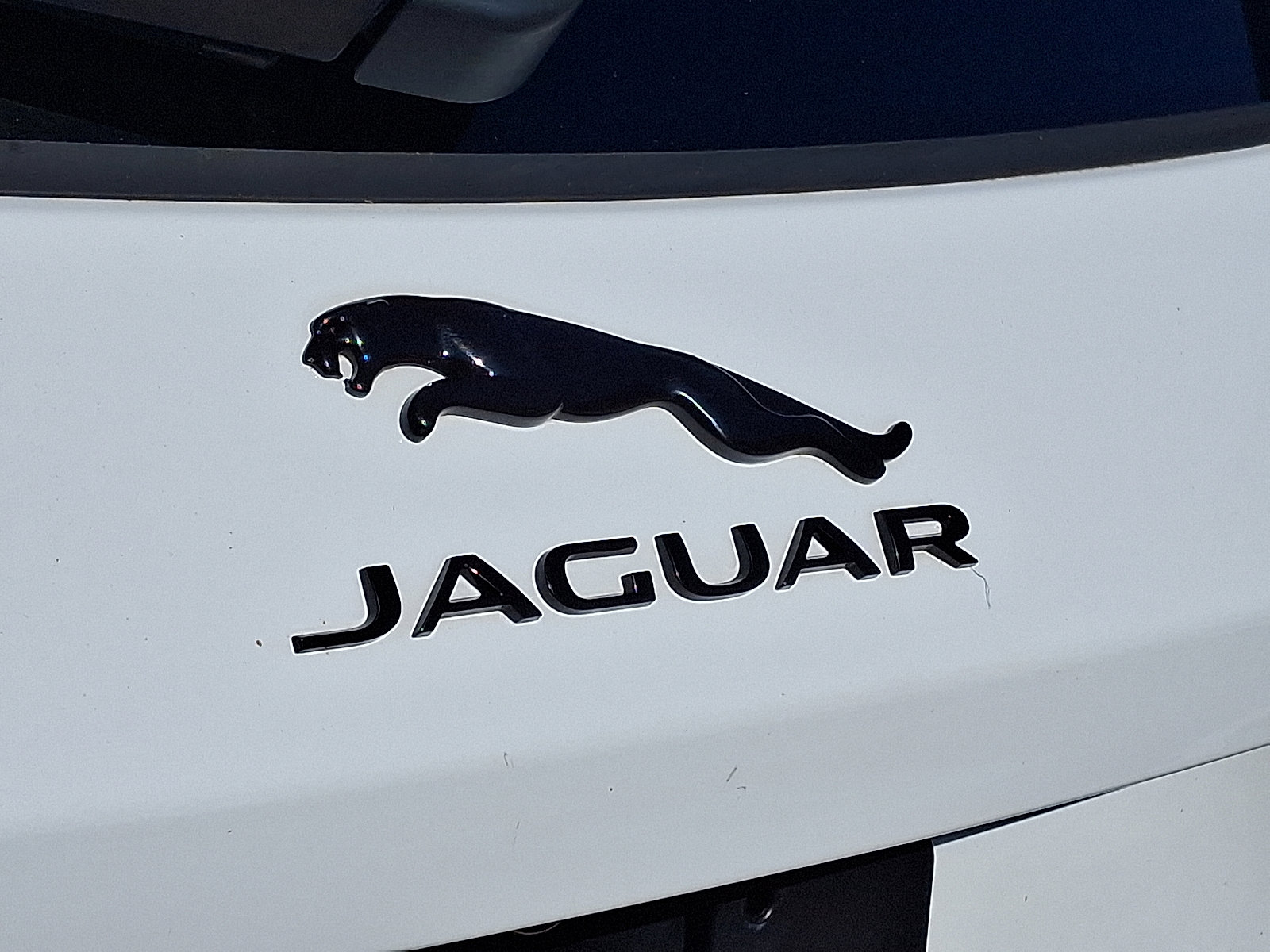 2025 Jaguar F-PACE R-Dynamic S - Photo 33