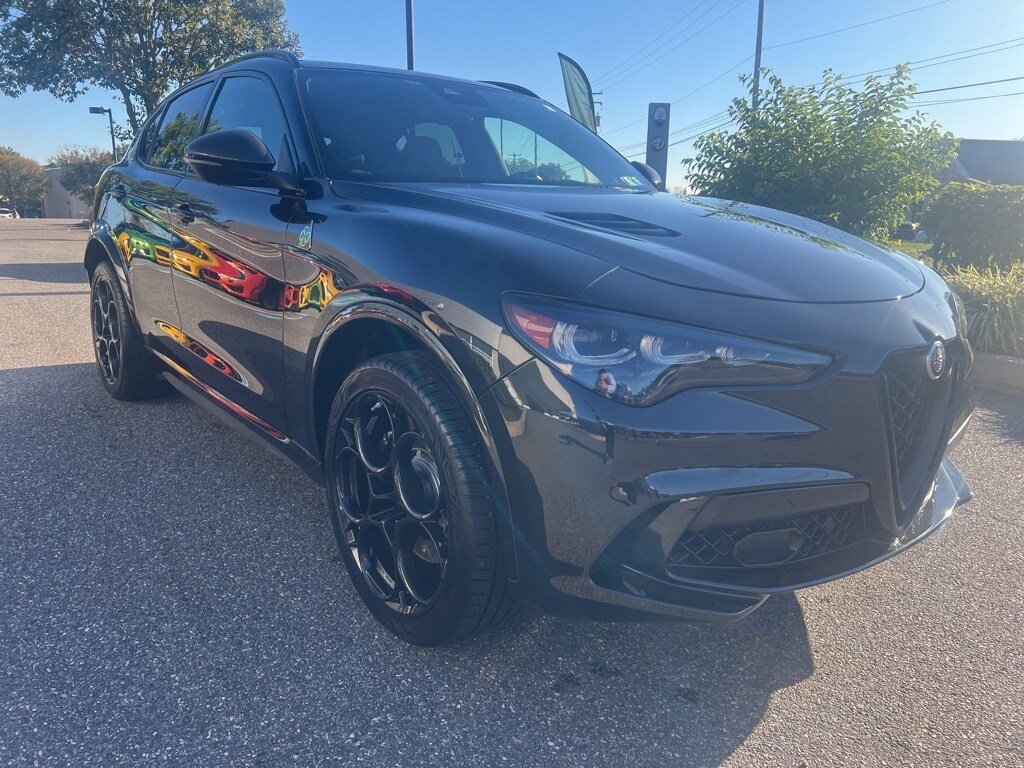 2024 Alfa Romeo Stelvio Quadrifoglio photo 3