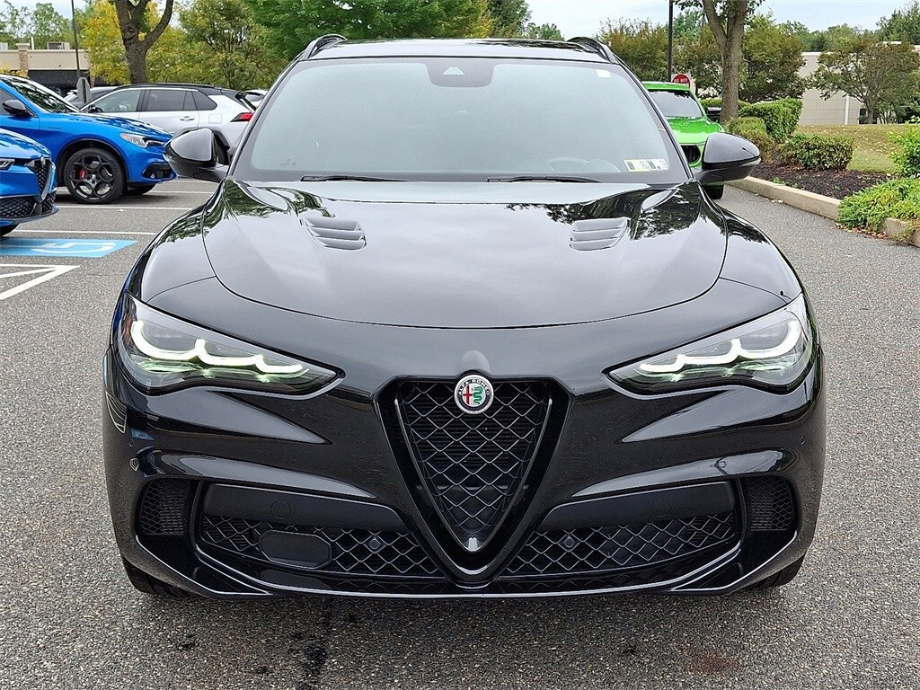 2024 Alfa Romeo Stelvio Quadrifoglio photo 2