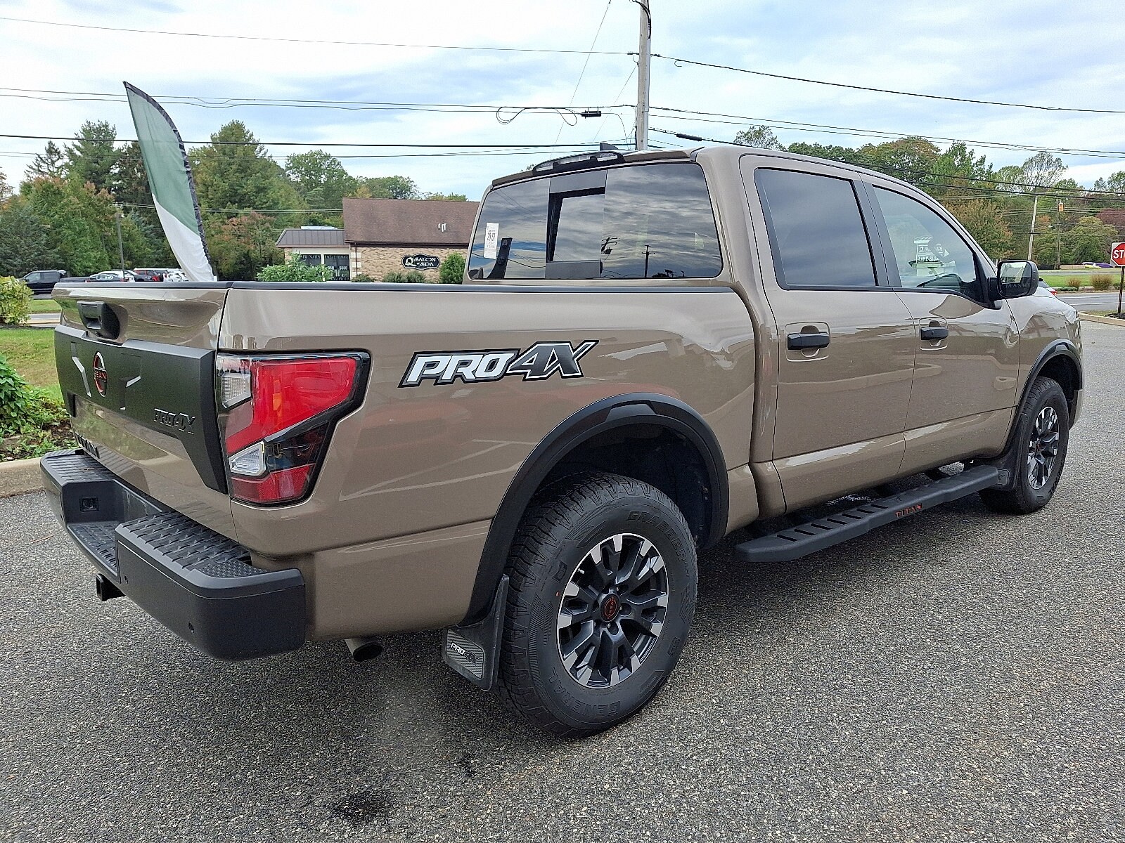 2024 Nissan Titan PRO-4X photo 4