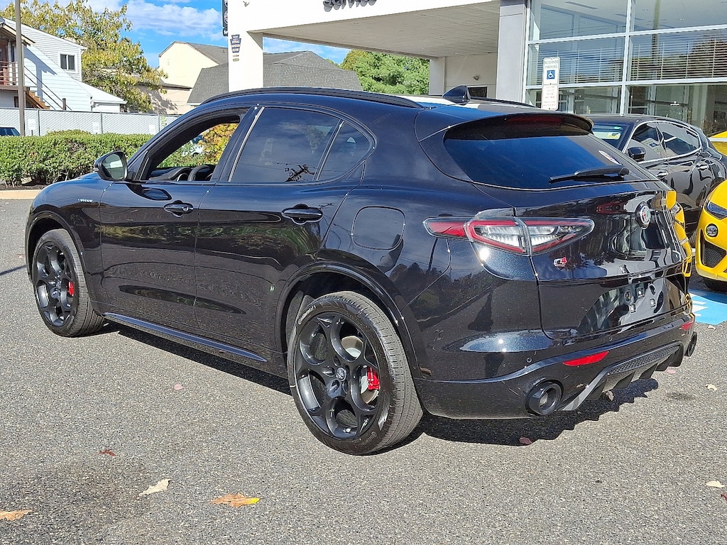 New 2025 Alfa Romeo Stelvio AWD Sport Utility