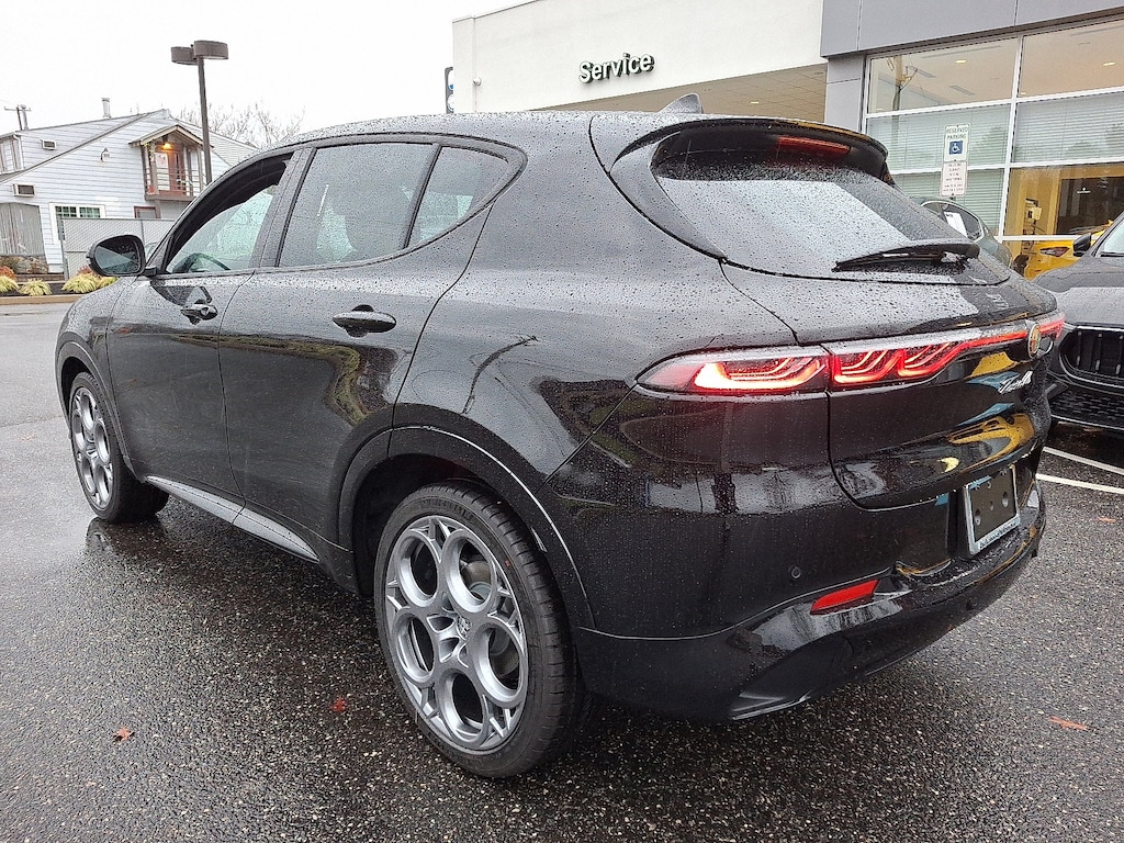 New 2025 Alfa Romeo Tonale AWD Sport Utility