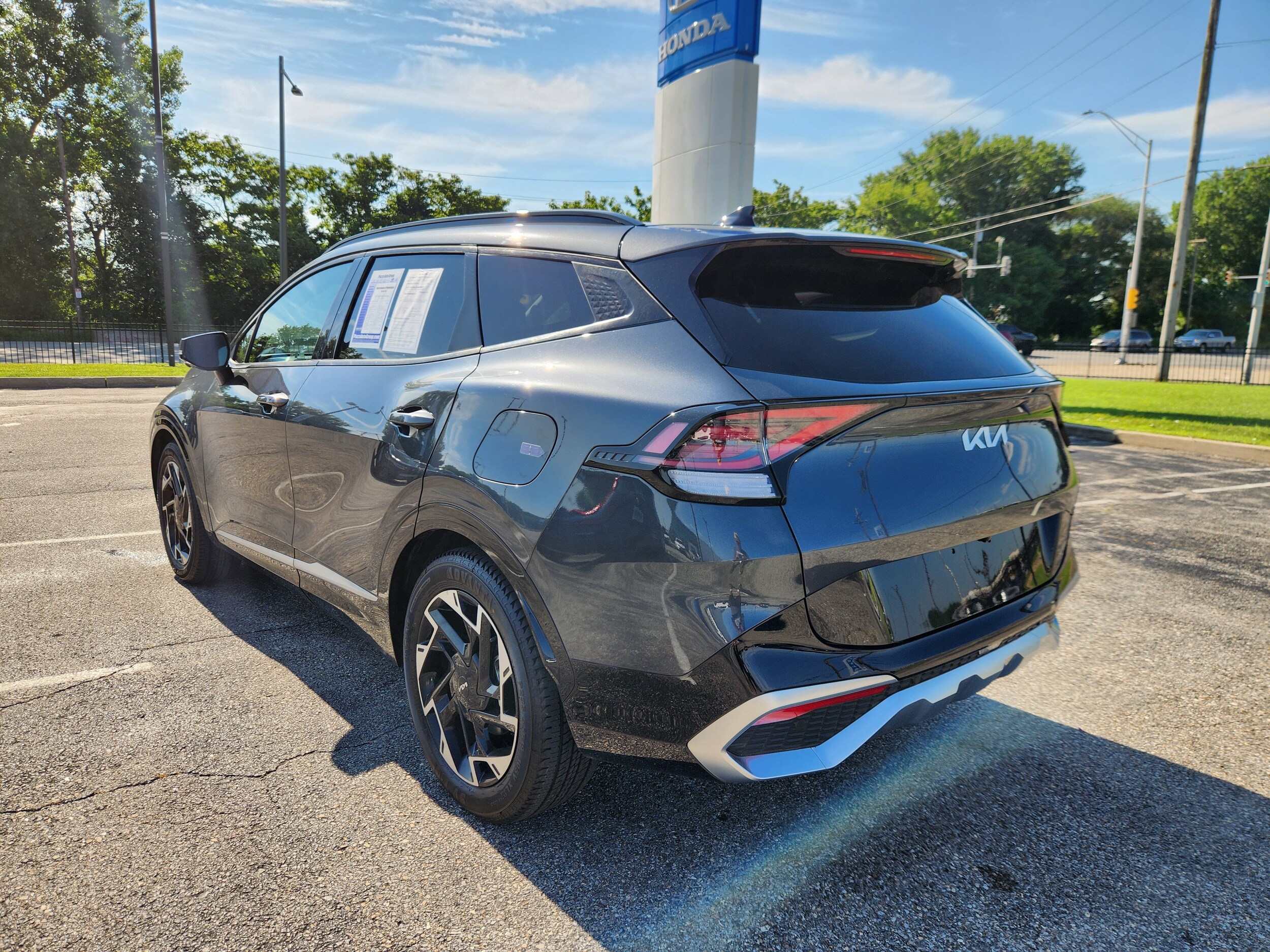 2023 Kia Sportage photo 2