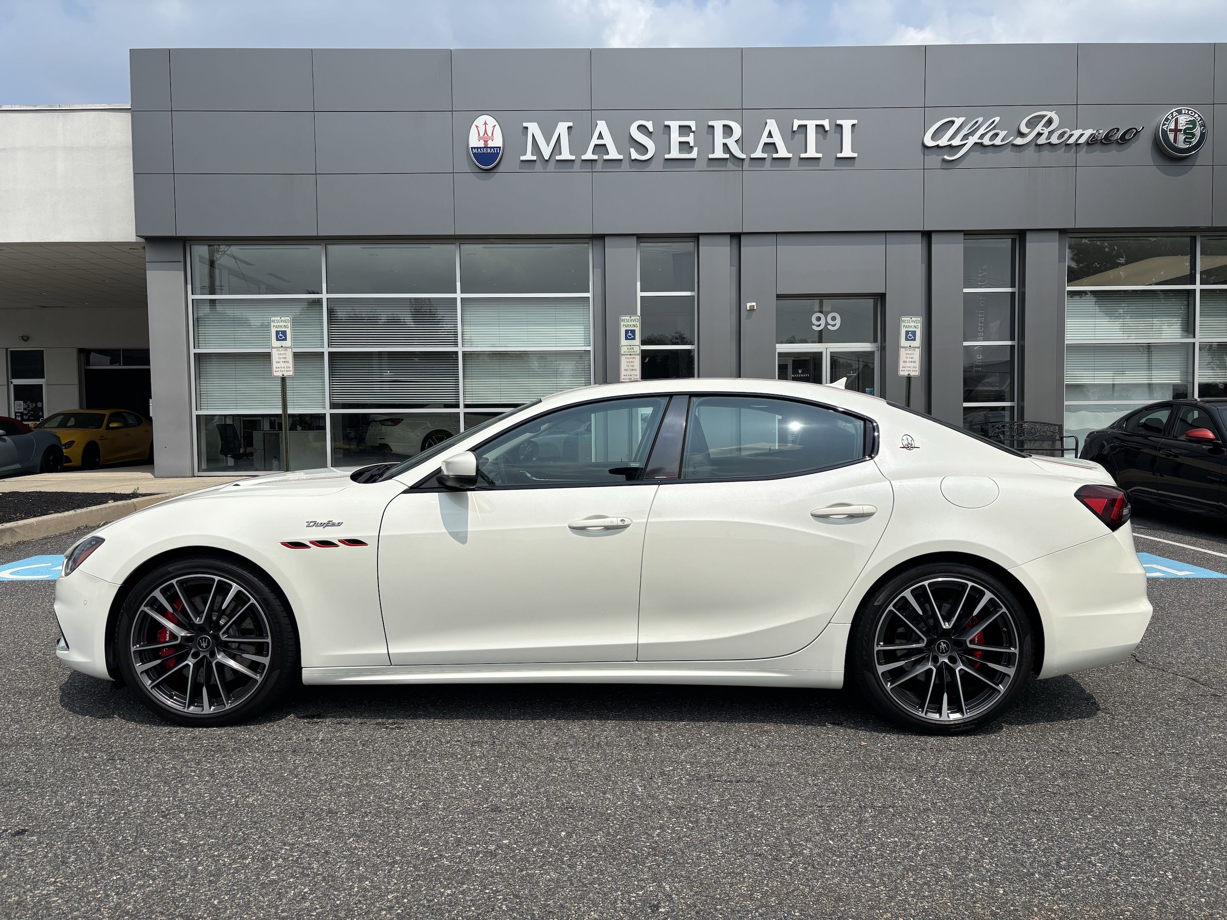 2021 Maserati Ghibli Trofeo photo 2