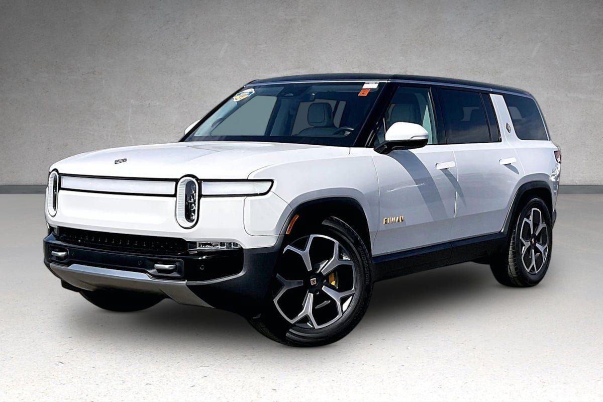 2024 Rivian R1S