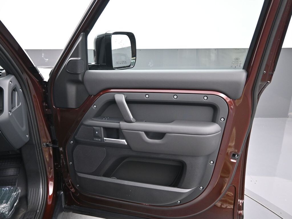 New 2026 Land Rover Defender 130 X-Dynamic SE SUV