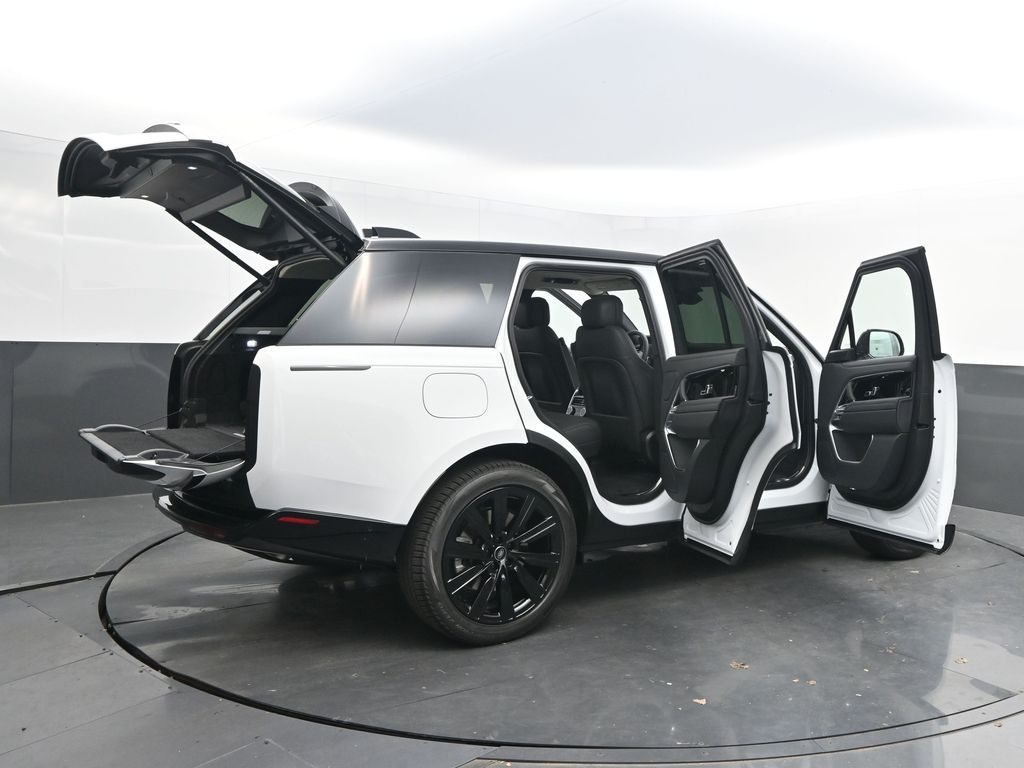 2025 Land Rover Range Rover SE - Photo 47