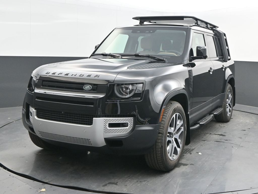 2025 Land Rover Defender S's photo
