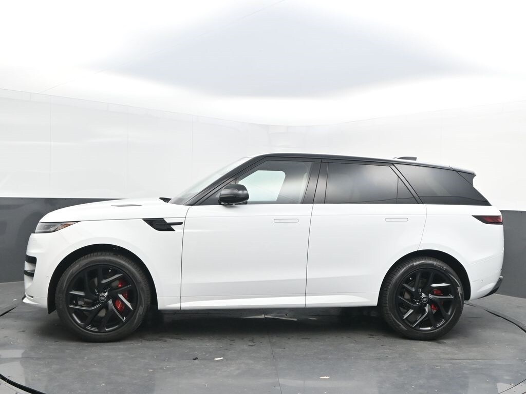2025 Land Rover Range Rover Sport SE photo 3