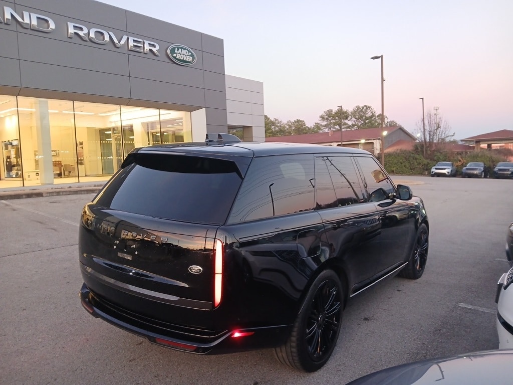 Used 2023 Land Rover Range Rover P530 SE SUV