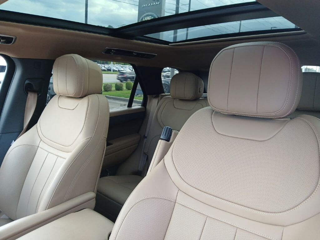 Used 2024 Land Rover Range Rover Sport SE SUV