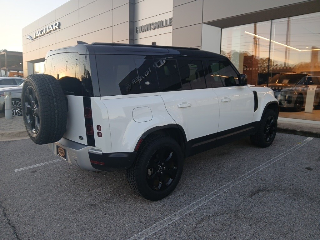 2022 Land Rover Defender Standard photo 2