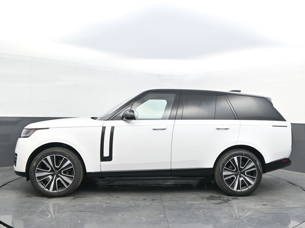 2025 Land Rover Range Rover SE photo 4