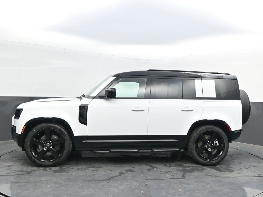 2025 Land Rover Defender X-Dynamic SE photo 3