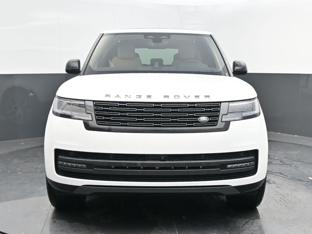 2025 Land Rover Range Rover SE photo 2