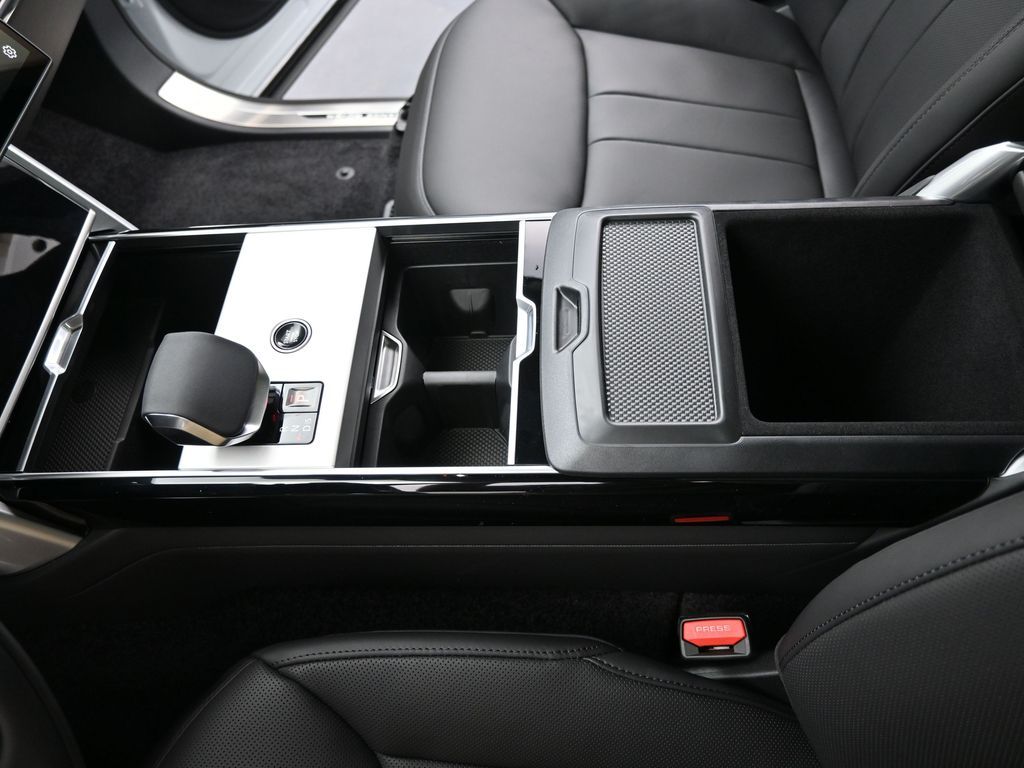 2025 Land Rover Range Rover SE - Photo 29