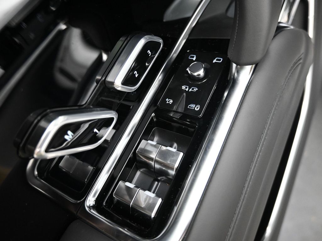 2025 Land Rover Range Rover SE - Photo 24
