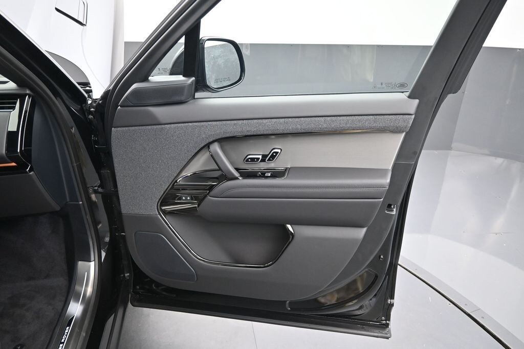 New 2026 Land Rover Range Rover Sport Dynamic SE SUV