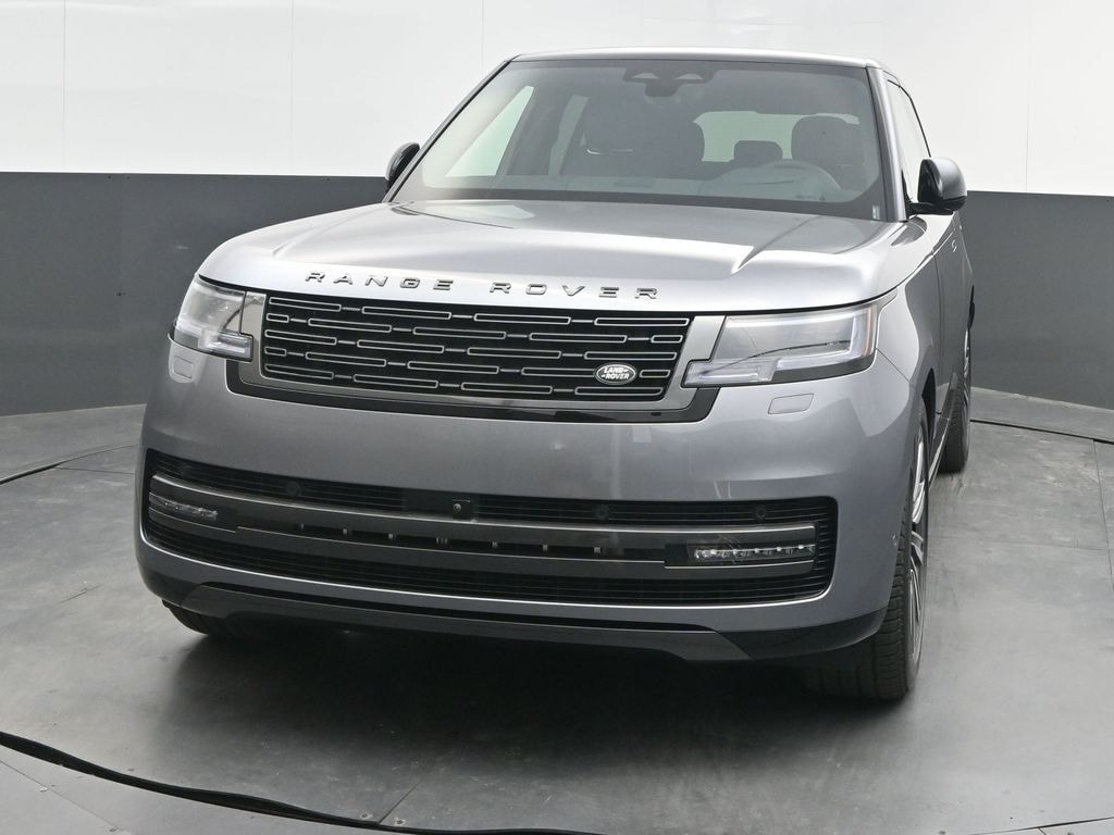 New 2025 Land Rover Range Rover SE SUV