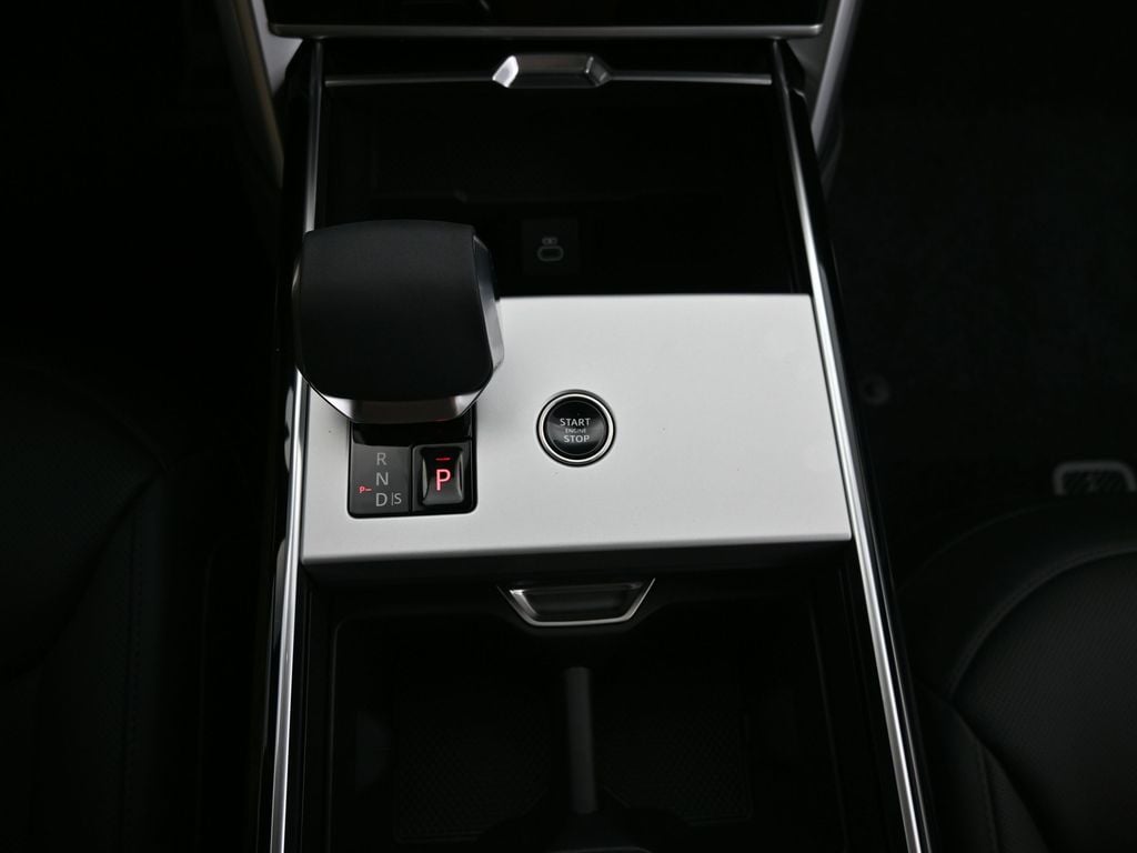 2025 Land Rover Range Rover SE - Photo 28