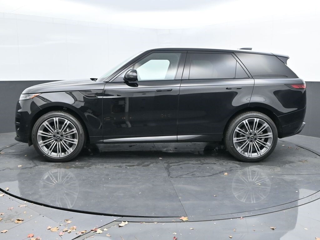 2025 Land Rover Range Rover Sport SE photo 4