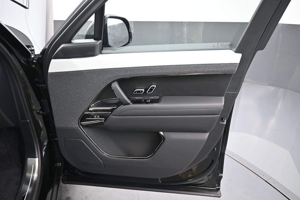 New 2026 Land Rover Range Rover Sport Dynamic SE SUV